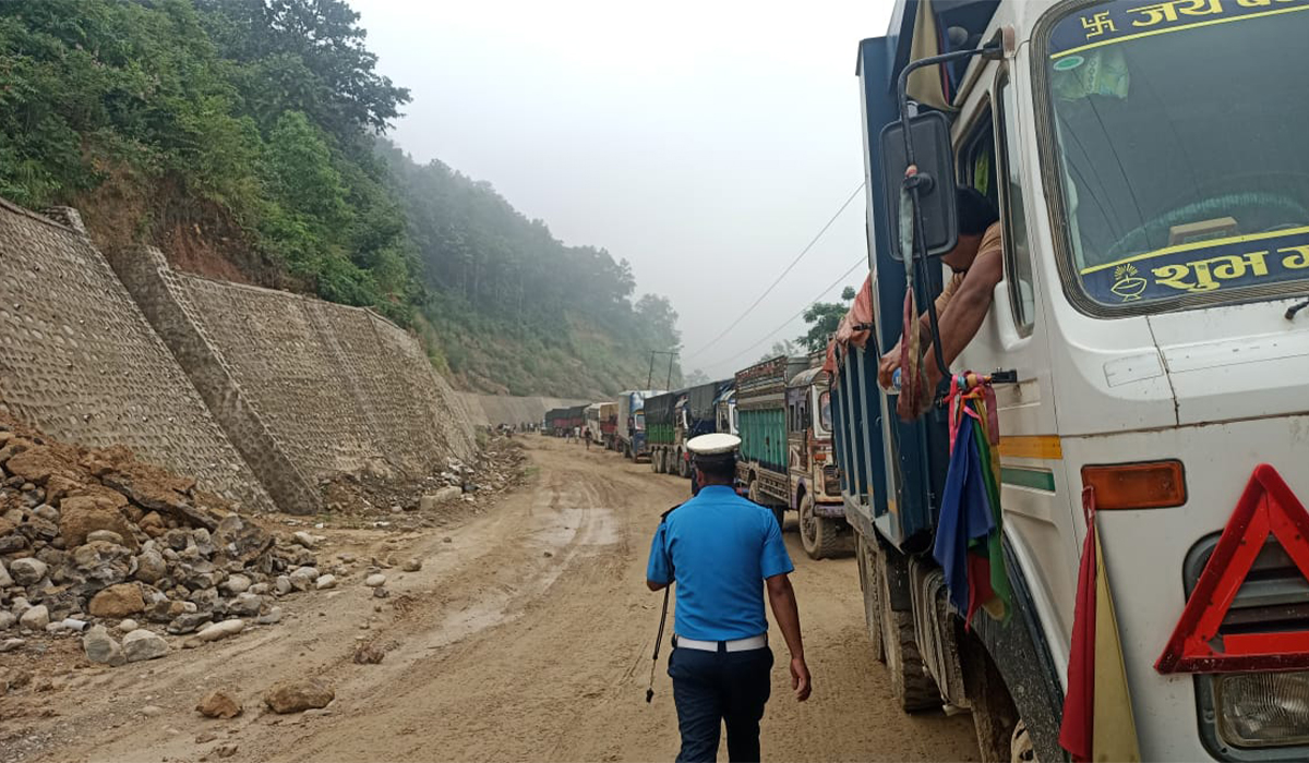 दाउन्नेमा भासिएको सडक एकतर्फी खुल्यो